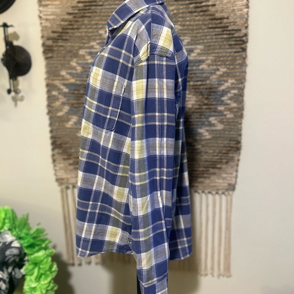 American Eagle Ladies Plaid Button Down Shirt - Picture 4 of 9